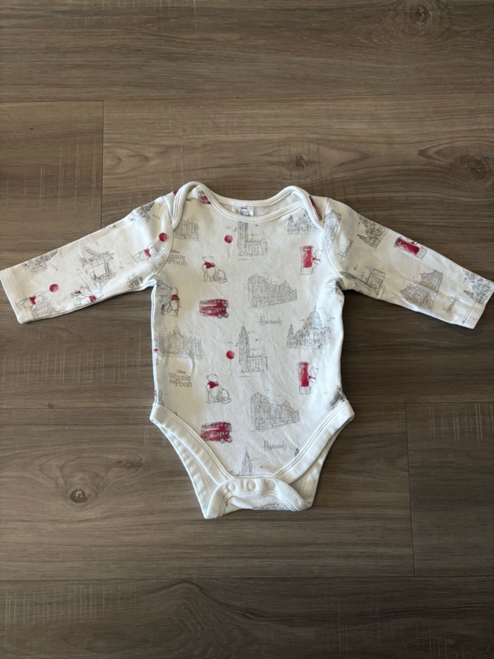 Harrods x Winnie the Pooh White Long-Sleeve Baby One-Piece Classic Pooh